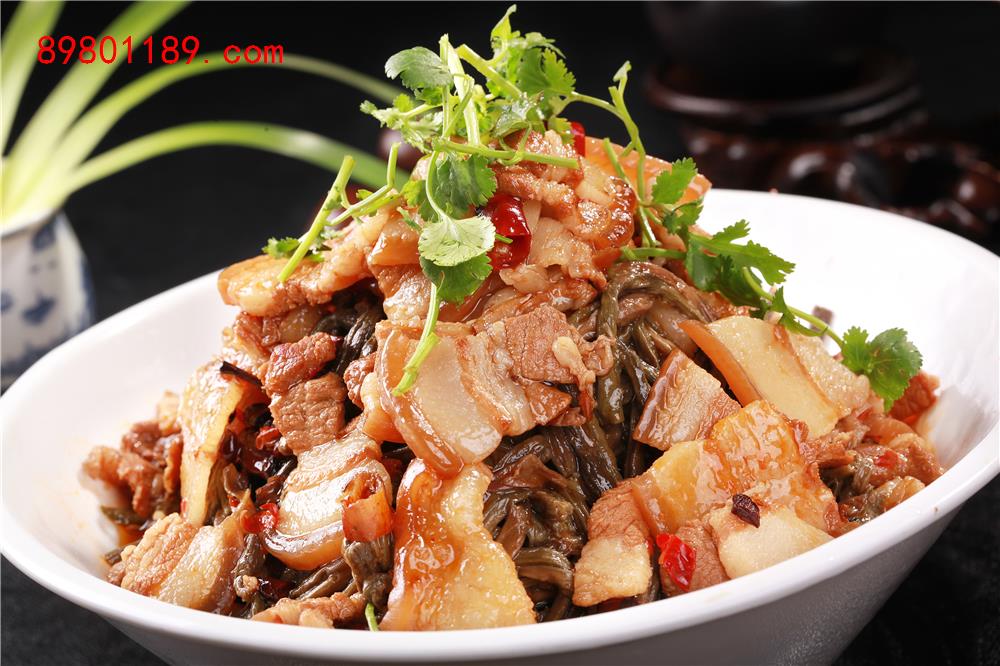 五花肉焖干豆角